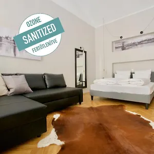  Apartament Standard By Hi5 - Steindl Street